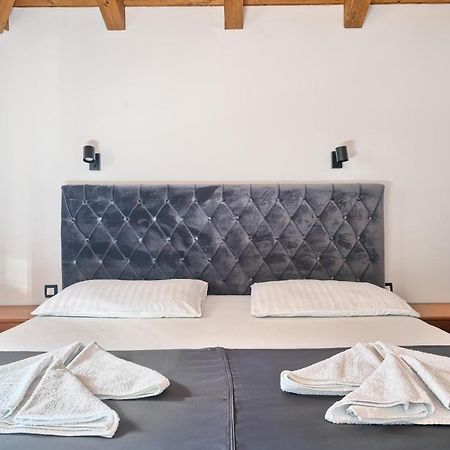 Kamp Lunga + Hotell Jezera Eksteriør bilde
